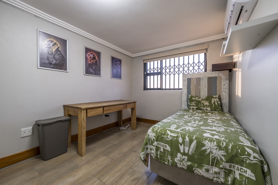 6 Bedroom Property for Sale in Mossel Bay Central Western Cape